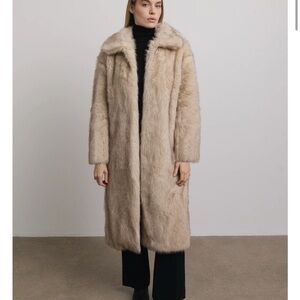 SAISON Isla Mink Faux Fur Coat in Pearl